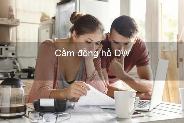 Cầm đồng hồ DW